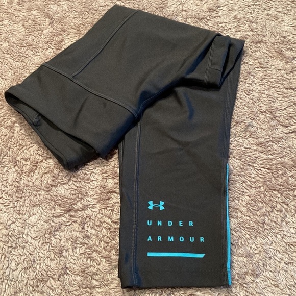 UNDER ARMOUR Womens Capri Leggings - size Medium - Picture 4 of 13